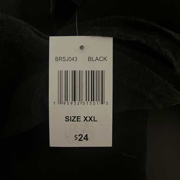 Black Bratz graphic tee never worn and can really fit anybody for anywhere. - Picture 4 of 5